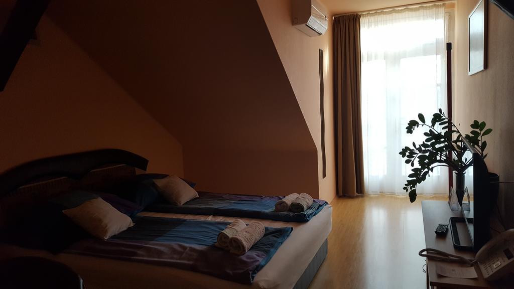 Palma Panzio Hotel Kaposvar Luaran gambar