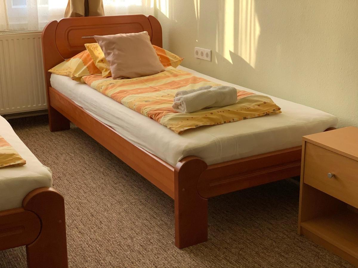 Palma Panzio Hotel Kaposvar Luaran gambar